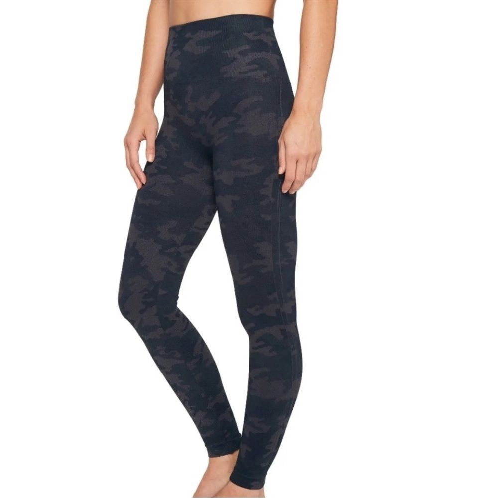 NWT Spanx Look at Me Now Seamless Leggings Black Camo Women's Small